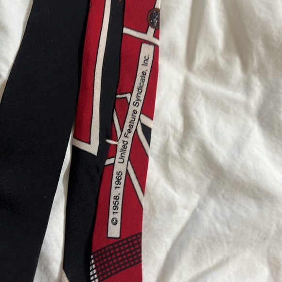 VTG Peanuts Snoopy Woodstock Tennis Mens Tie Red Black 100% Silk Cartoon Comics - Picture 3 of 4